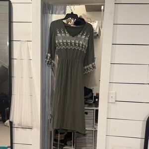 Tea n Rose Forest Green Midi Dress with White Embroidery